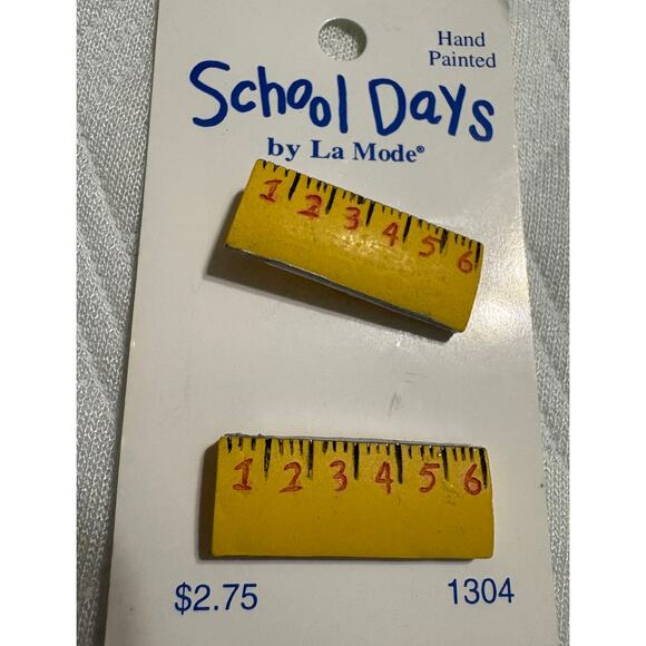 Vintage School Days by La Mode Hand Painted Buttons-ABC / Rulers-Card 1310-1304 - Picture 4 of 5